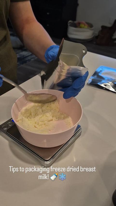 Packaging freeze-dried breast milk